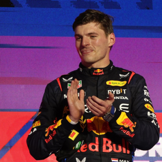 Mercedes će morati da sačeka na Ferstapena do 2028.