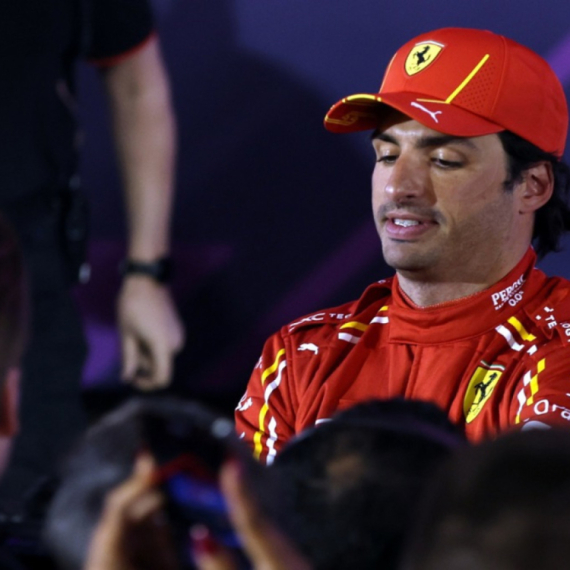 Sajns: Neću da vozim ako se ne budem osećao dobro