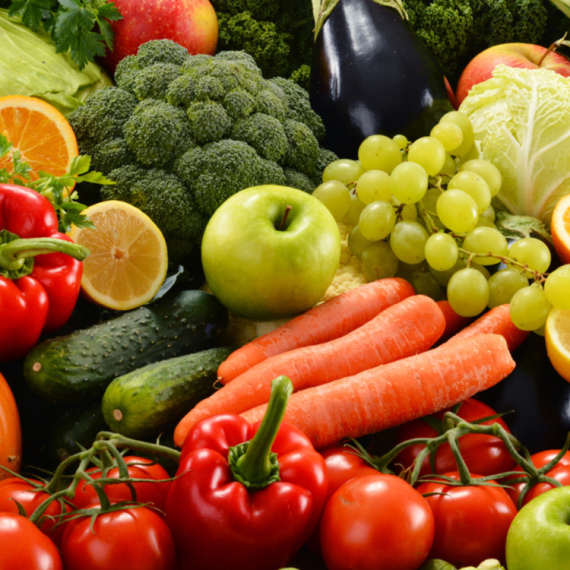 Ove vrste voća i povrća imaju najviše pesticida u sebi, neke konzumiramo svakodnevno
