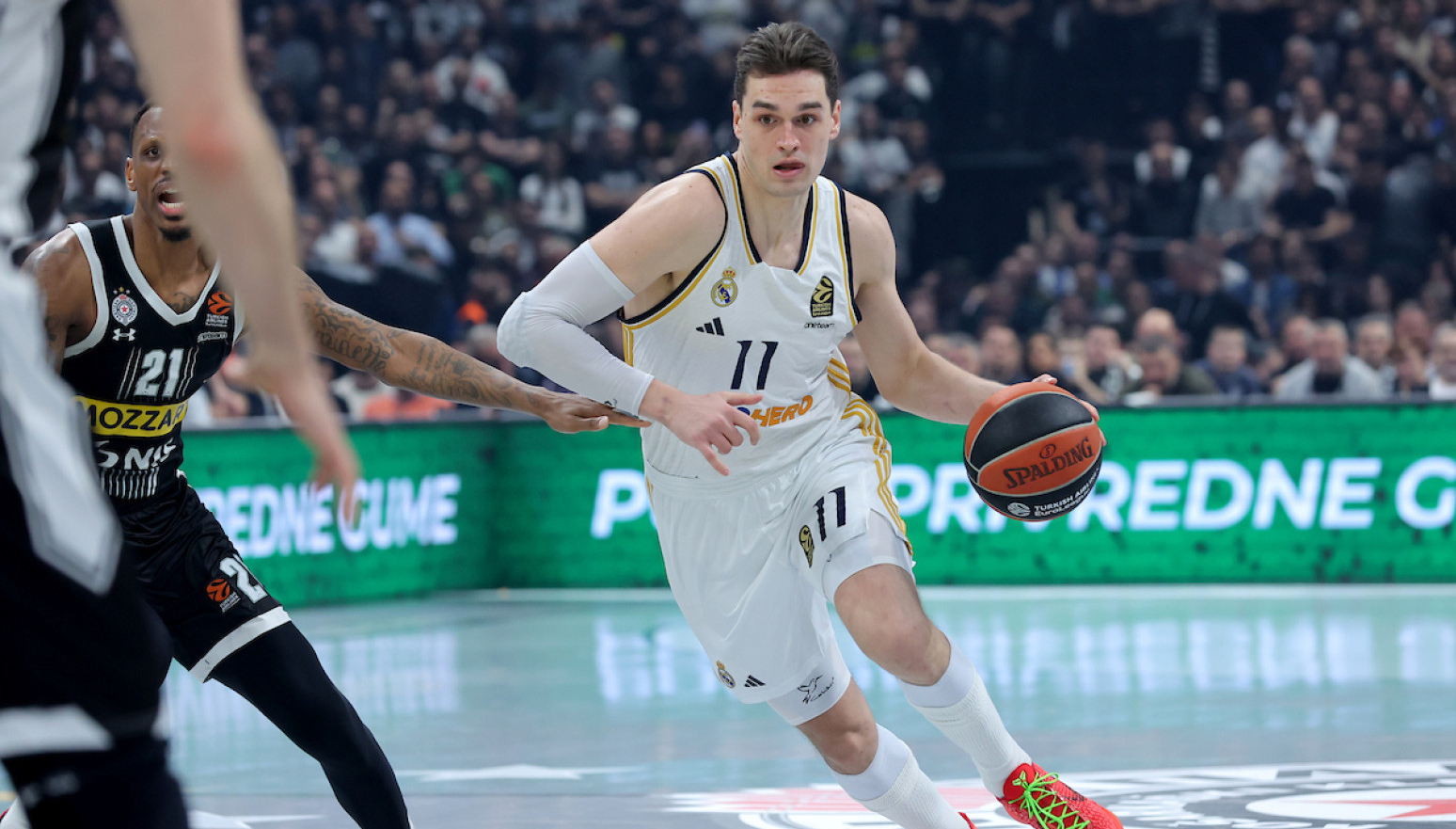 Hezonju nasmejalo pitanje o Jabuseleu i "grobarima": Pevaću mu VIDEO