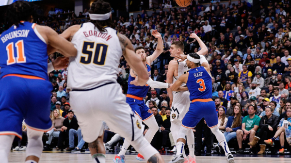 Ne postoji drugo objašnjenje – Jokić ima oči na leđima VIDEO