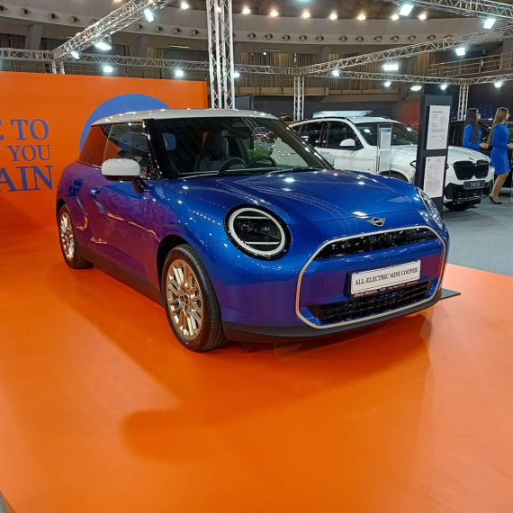 Mini Moris: Istorija i uticaj na savremene automobile