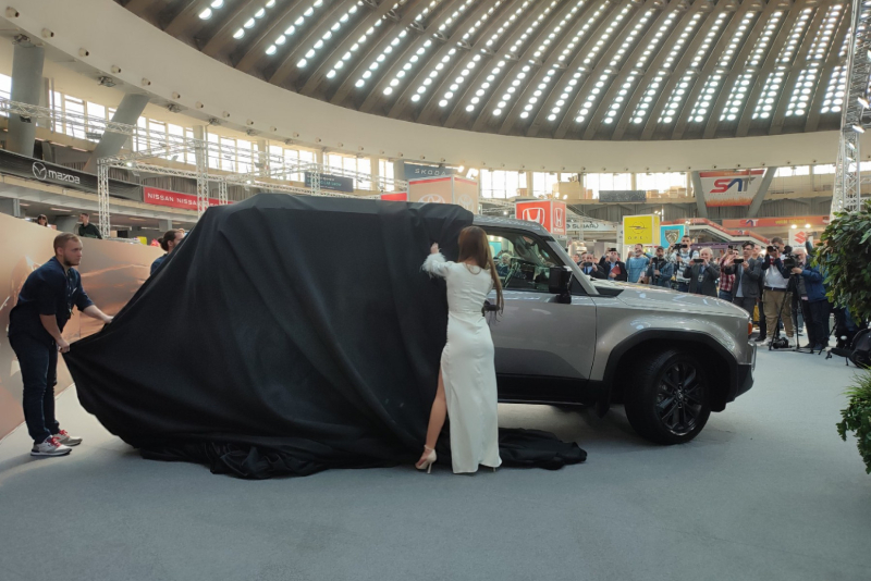 Pretpremijera na sajmu: Legendarni Toyota Land Cruiser FOTO