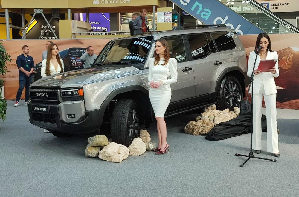 Pretpremijera na sajmu: Legendarni Toyota Land Cruiser FOTO