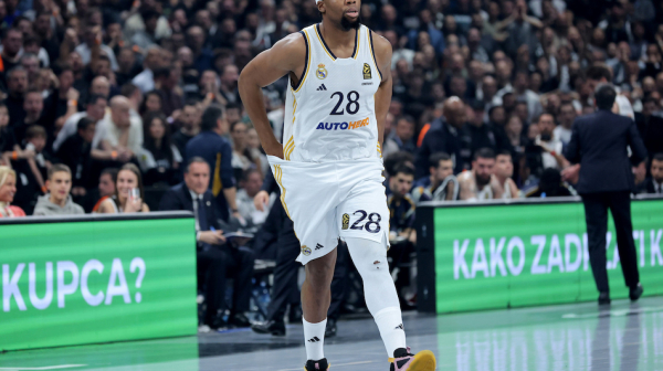 Oglasio se Jabusele: Bog je uvek veliki, nemojte da zaboravite to