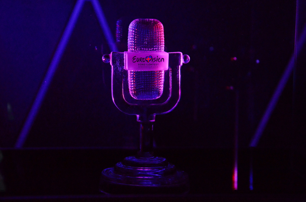 Nebitno gej ili strejt, vodim te na dejt: Crnogorci šalju Clickbait u Švajcarsku VIDEO