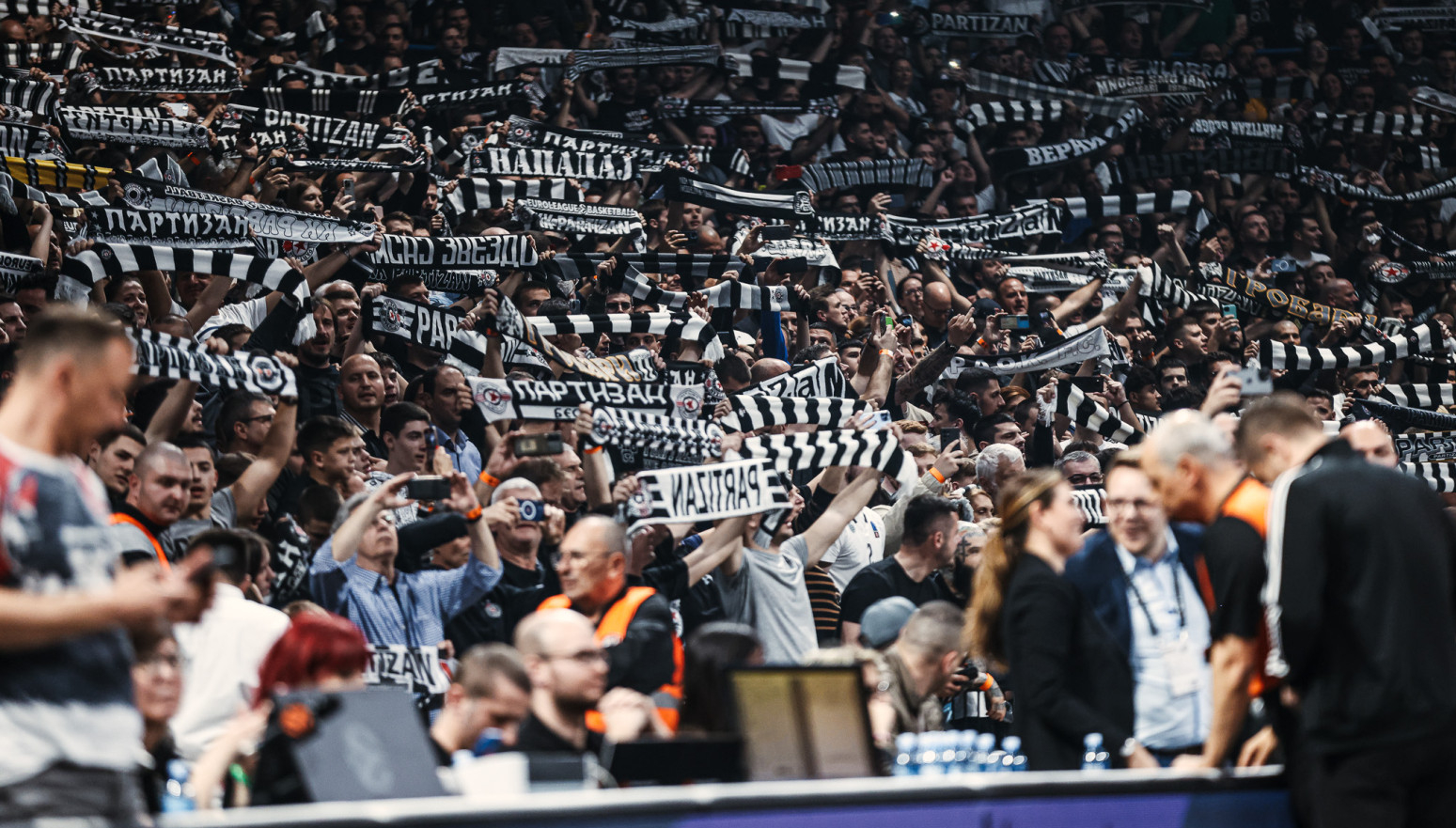 Niko ni blizu Partizana