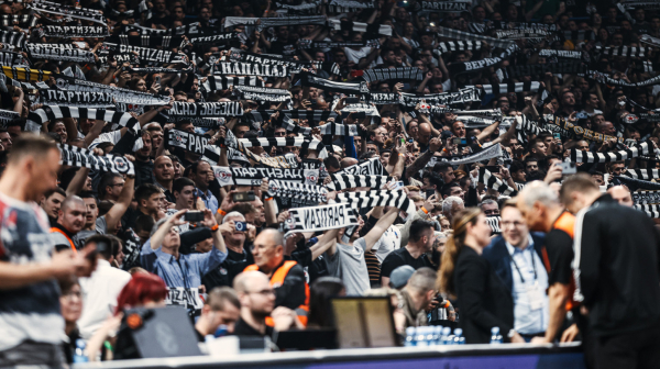 Niko ni blizu Partizana