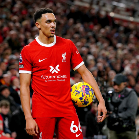 Real zaintersovan za beka Liverpula