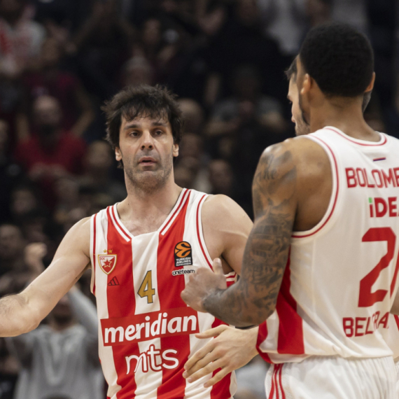 Arena se poklonila Teu; Nedović: Lep osećaj; I Mitrović klicao