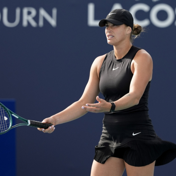 Sabalenka prvi put na terenu od tragedije – pobedila najbolju drugaricu