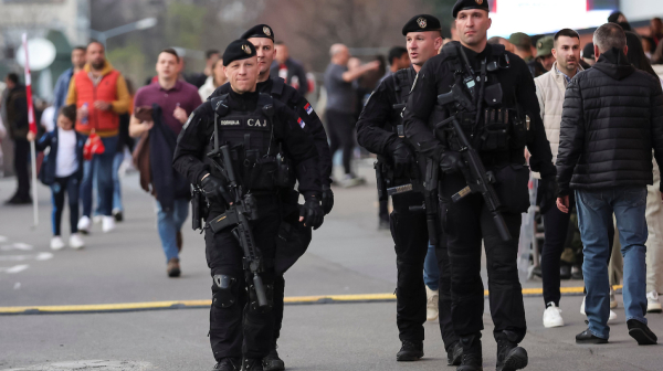 Policija sa teškim naoružanjem – visoke mere bezbednosti ispred "Marakane"
