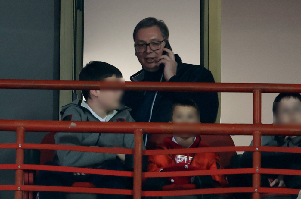 Vučić sa sinom na utakmici Zvezde i Zenita