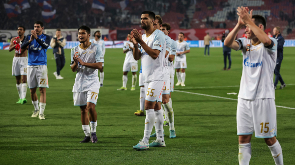 "Delije" pozdravile fudbalere Zenita  FOTO