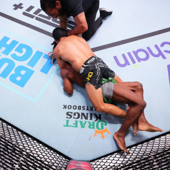 UFC debitant ujeo sunarodnika – momentalno izbačen iz takmičenja