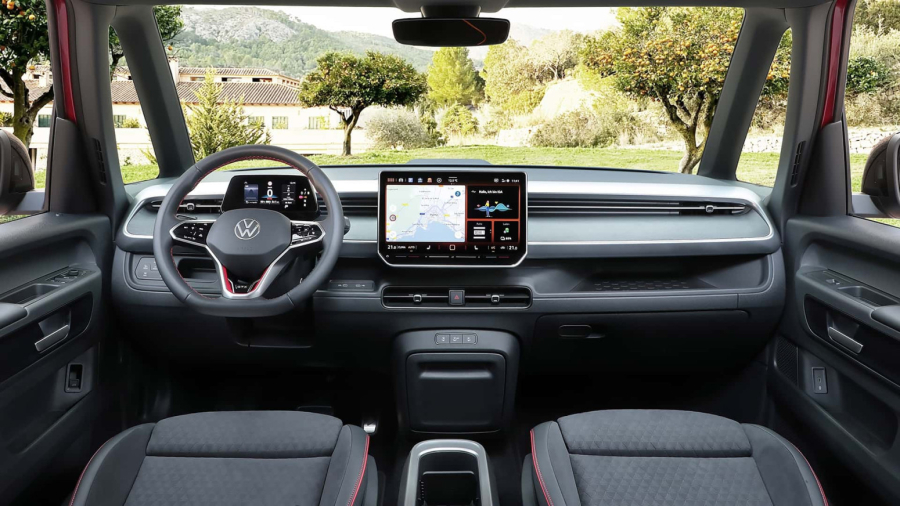 Deda mu je bio miljenik hipika i terorista, a najnoviji VW kombi je snagator na struju