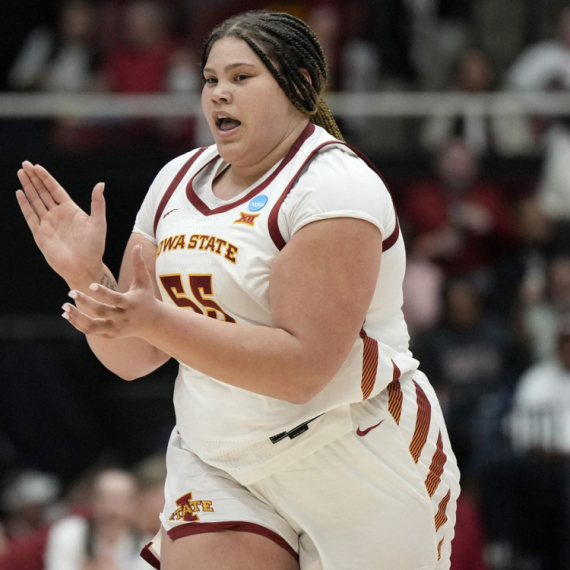 Drugi najveći preokret u NCAA režirala šampionka u bacanju kugle – o njoj priča Amerika