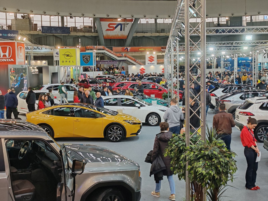 Skok prodaje novih vozila u Srbiji za 20%, kupci pazarili i 2 Ferrarija i 2 Lamborghinija