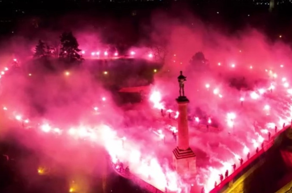 Beograd pamti: Tačno u ponoć zasvetleo Kalemegdan VIDEO