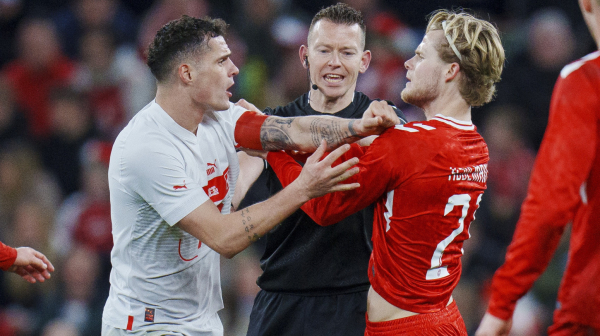 Džaka "poludeo" zbog poteza Danca: Zar se to radi u prijateljskoj utakmici?