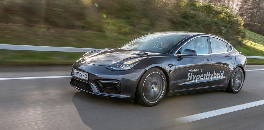 Austrijanci ugradili benzinski motor u Teslu, tvrde da je to dobro za životnu sredinu FOTO