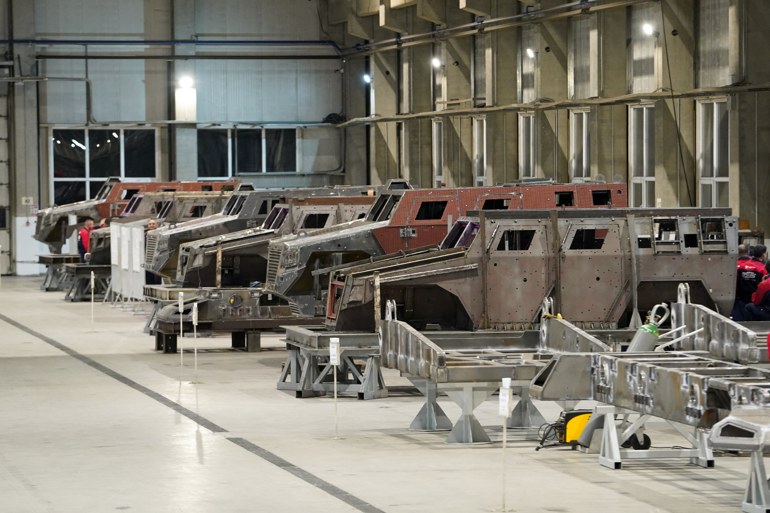 Vučić obišao fabriku Borbeni složeni sistemi: Bez vojske nema države VIDEO