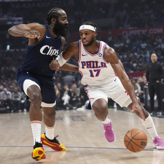 Filadelfija iznenadila Kliperse – Maksi i Heris diktirali ritam