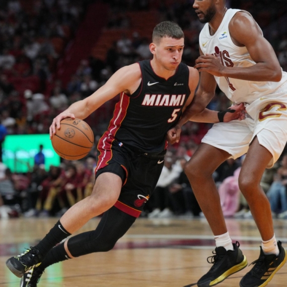 Majami pregazio Klivlend, Jović pomogao sa dve trojke VIDEO