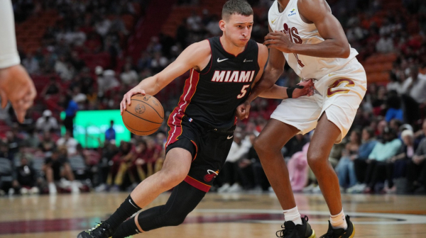 Majami pregazio Klivlend, Jović pomogao sa dve trojke VIDEO