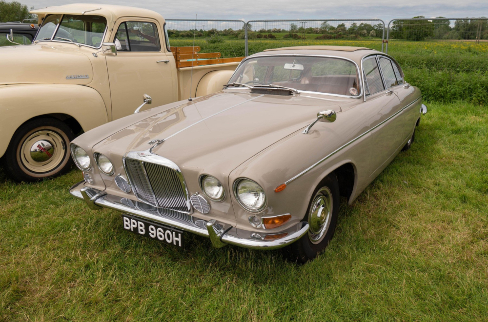 Još jedna legenda "preporođena": Jaguar Mark X nađen u šupi, sad blista kao nov VIDEO