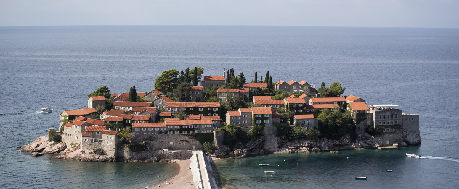 Biser Jadrana ponovo dočekuje posetioce: Otvaraju se Sveti Stefan i Vila Miločer