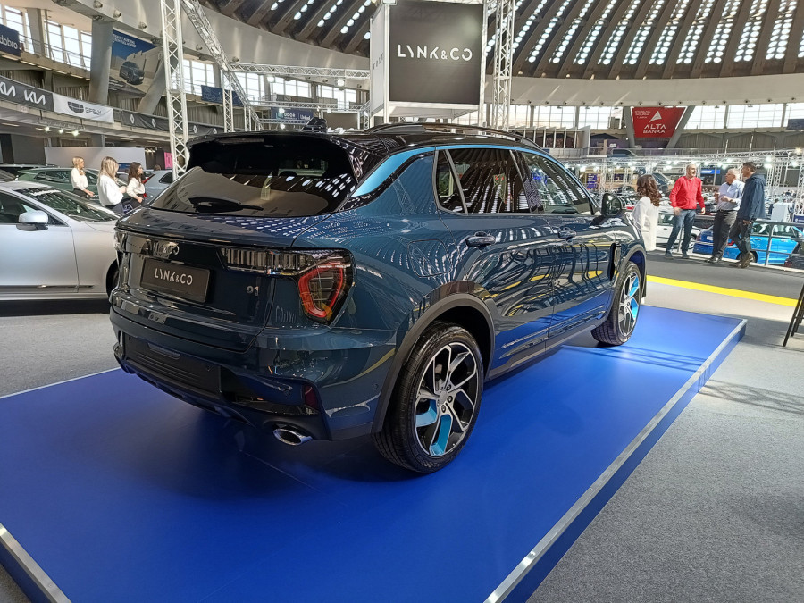 Novajlija u Srbiji: Lynk&Co premijerno na sajmu FOTO