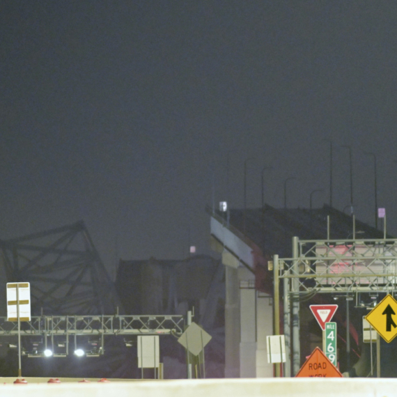 Oglasila se kompanija čiji brod je srušio most; Kreće trka s vremenom; Preti hipotermija