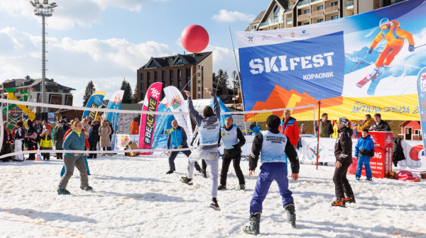 Ski fest okupio 500+ učesnika na Kopu