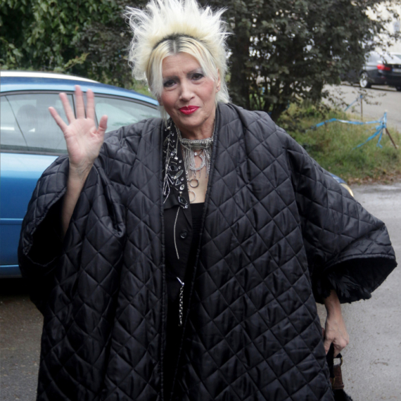 Ovo je tekst pesme Slađane Milošević koji je razbesneo Jugoslaviju