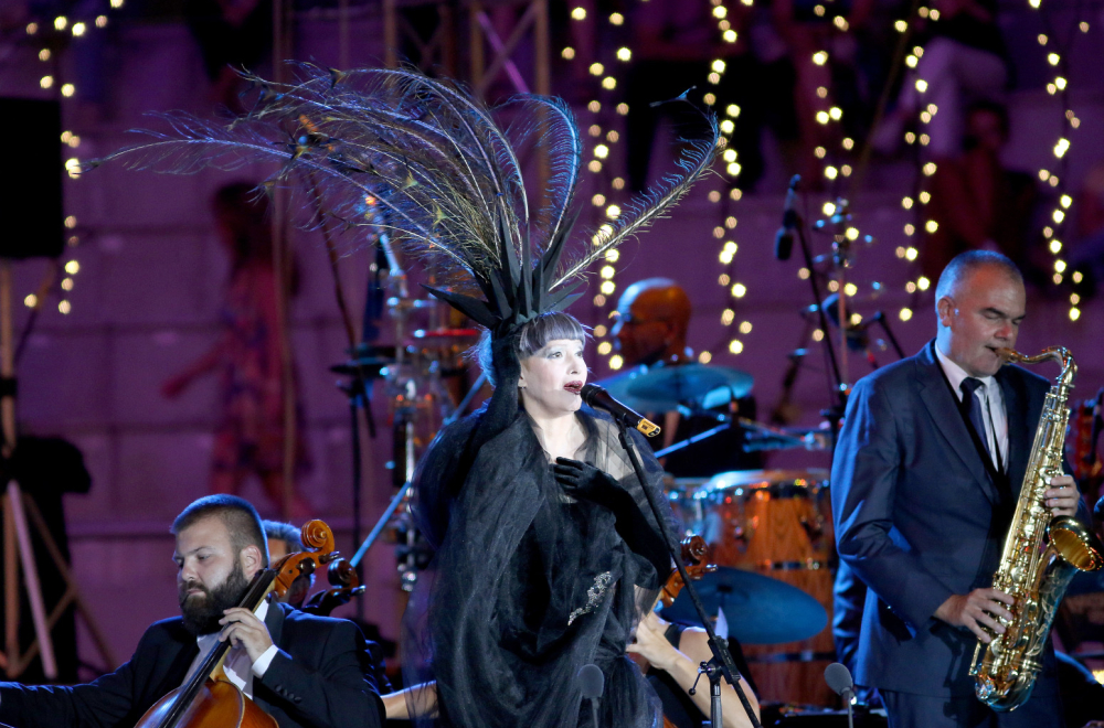 Vanvremenski duet koji nije otišao na Evroviziju: Slađana Milošević otpevala najlepše ljubavne stihove VIDEO