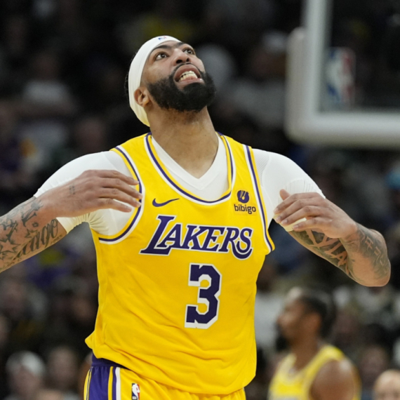 Neverovatan podvig Lejkersa bez Lebrona