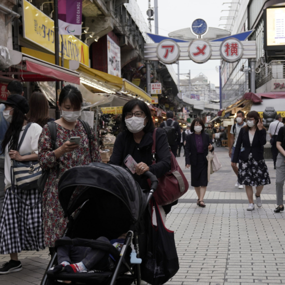Kad nema vajde od beba – proizvodiće pelene za odrasle