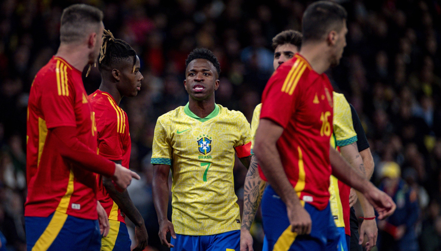 Vinisijus plakao zbog rasizma, pa nasrnuo na Laporta – Španac ga ismeva VIDEO