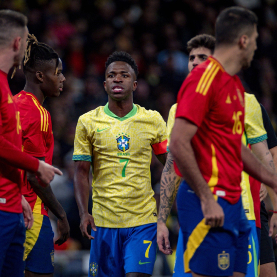 Vinisijus plakao zbog rasizma, pa nasrnuo na Laporta – Španac ga ismeva VIDEO