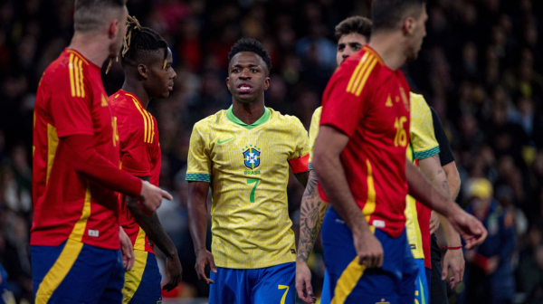 Vinisijus plakao zbog rasizma, pa nasrnuo na Laporta – Španac ga ismeva VIDEO