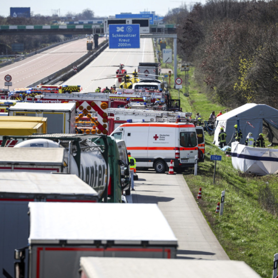 Teška saobraćajna nesreća u Nemačkoj: Najmanje petoro mrtvih