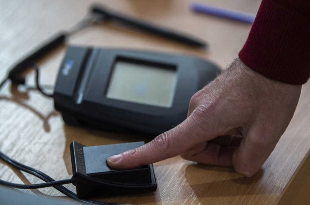 Uručen prvi pasoš državljaninu Kazahstana