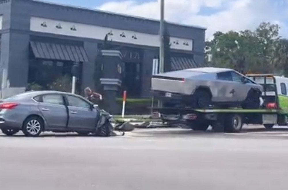 Cybertruck rasturio limuzinu: Prvi sudar Teslinog pikapa otvara brojna pitanja FOTO/VIDEO