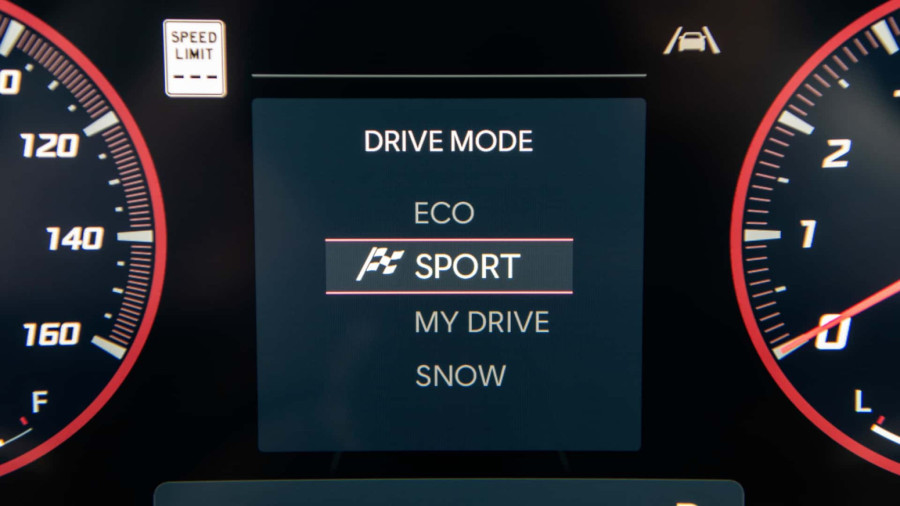 Unapređen popularni SUV, evo šta je sve novo FOTO