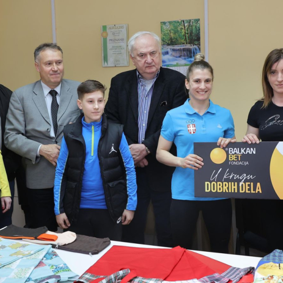 Fondacija Balkan Bet uručila donaciju Ženskom centru Užice