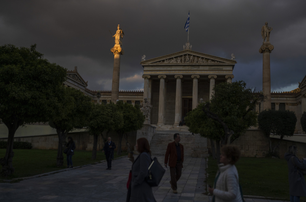 32 stepena, peščana oluja koja nosi 20 do 30 miliona tona prašine... FOTO