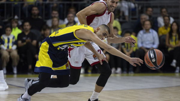 Rokade u Feneru – Larkin in, Madar aut?