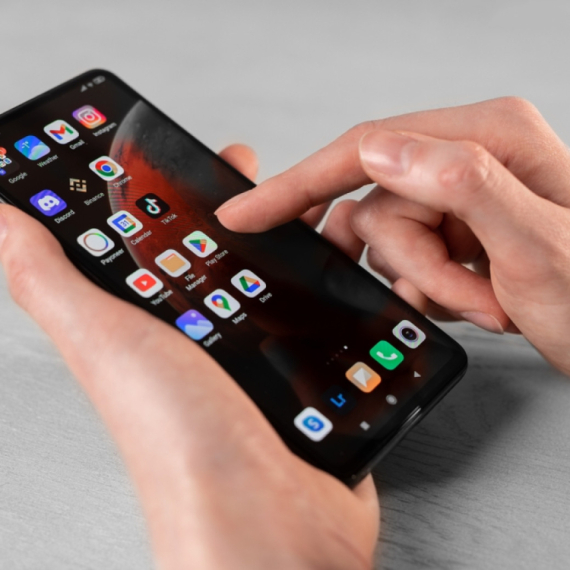 Nazire se svetlo na kraju tunela: Mobilni telefoni još nisu otpisani