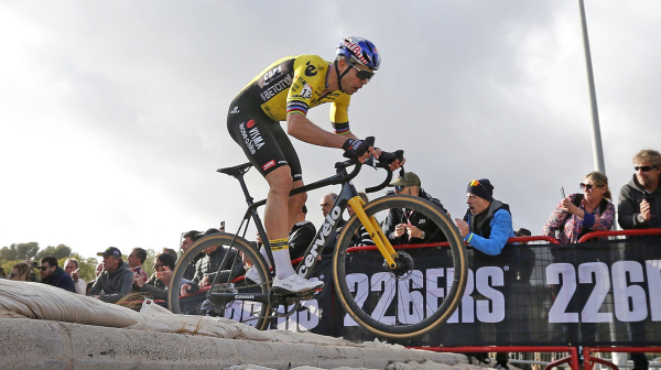 Van Art operisan posle pada tokom trke